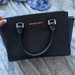 Micheal Kors Purse